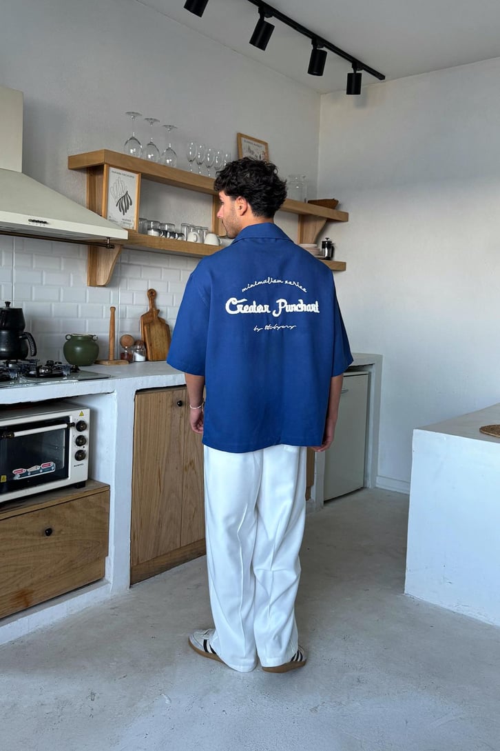 Minimalizm Nakışlı Oversize Kısa Kol Gömlek
