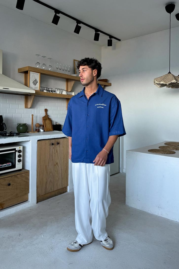 Minimalizm Nakışlı Oversize Kısa Kol Gömlek