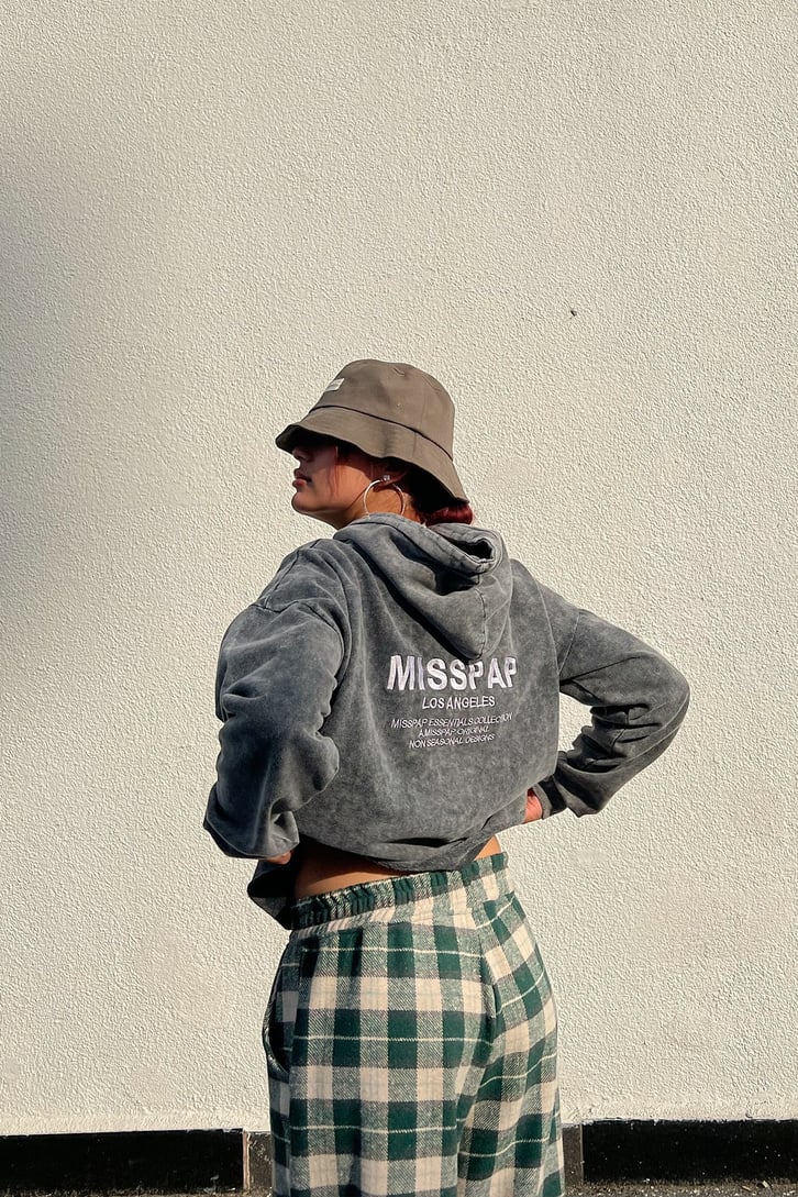Misspap Nakışlı Gri Acid Wash Sweatshirt