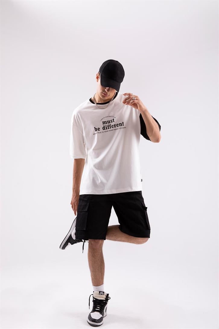 Must Be Different Oversize Tshirt