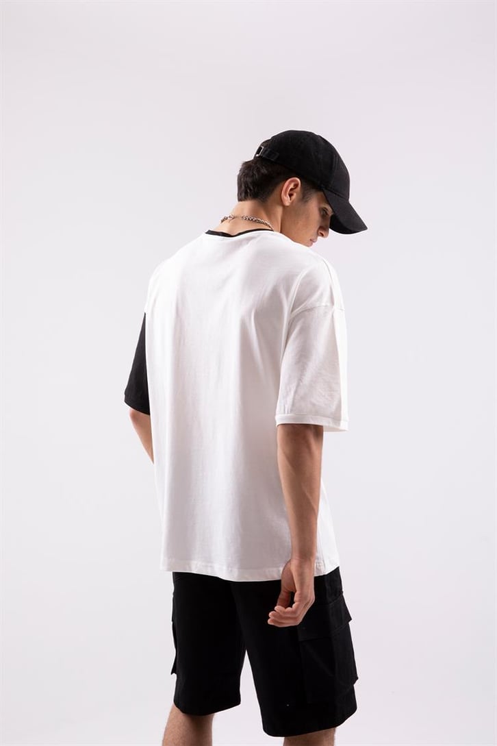 Must Be Different Oversize Tshirt