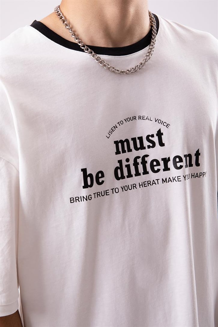 Must Be Different Oversize Tshirt
