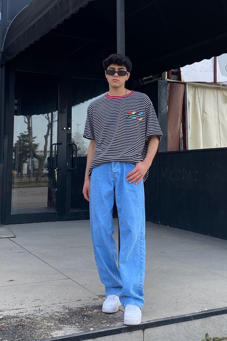 Nakış Detay Çizgili Oversize Tshirt