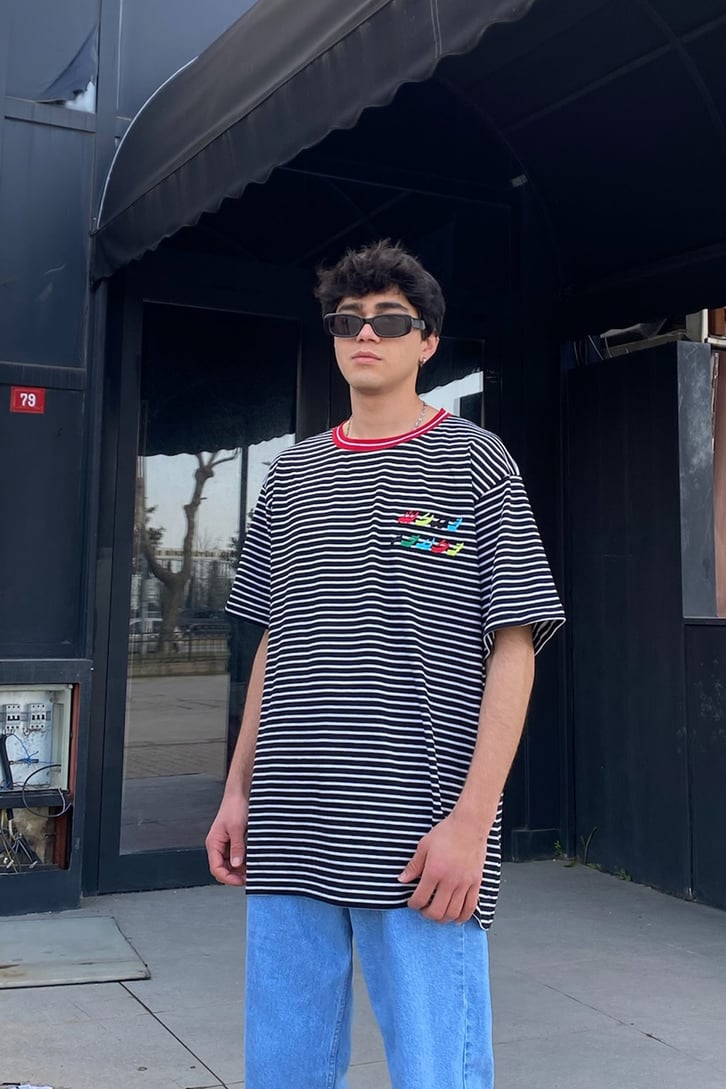 Nakış Detay Çizgili Oversize Tshirt