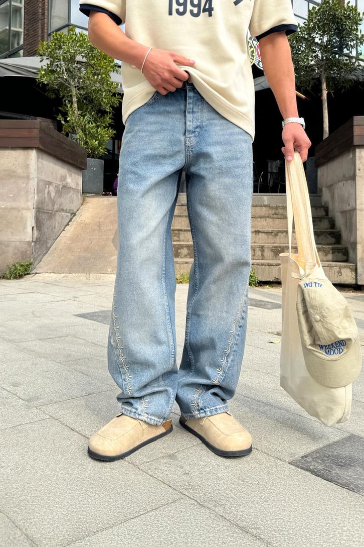 Nakış Detay Regular Jean