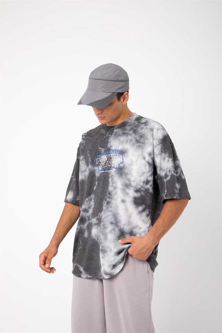 Nakış Detaylı Batik Desen Oversize Tişört