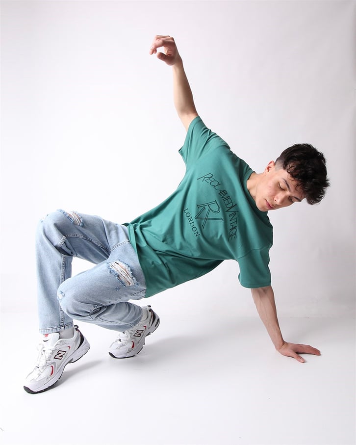 NAKIŞ İŞLEMELİ OVERSIZE TSHIRT