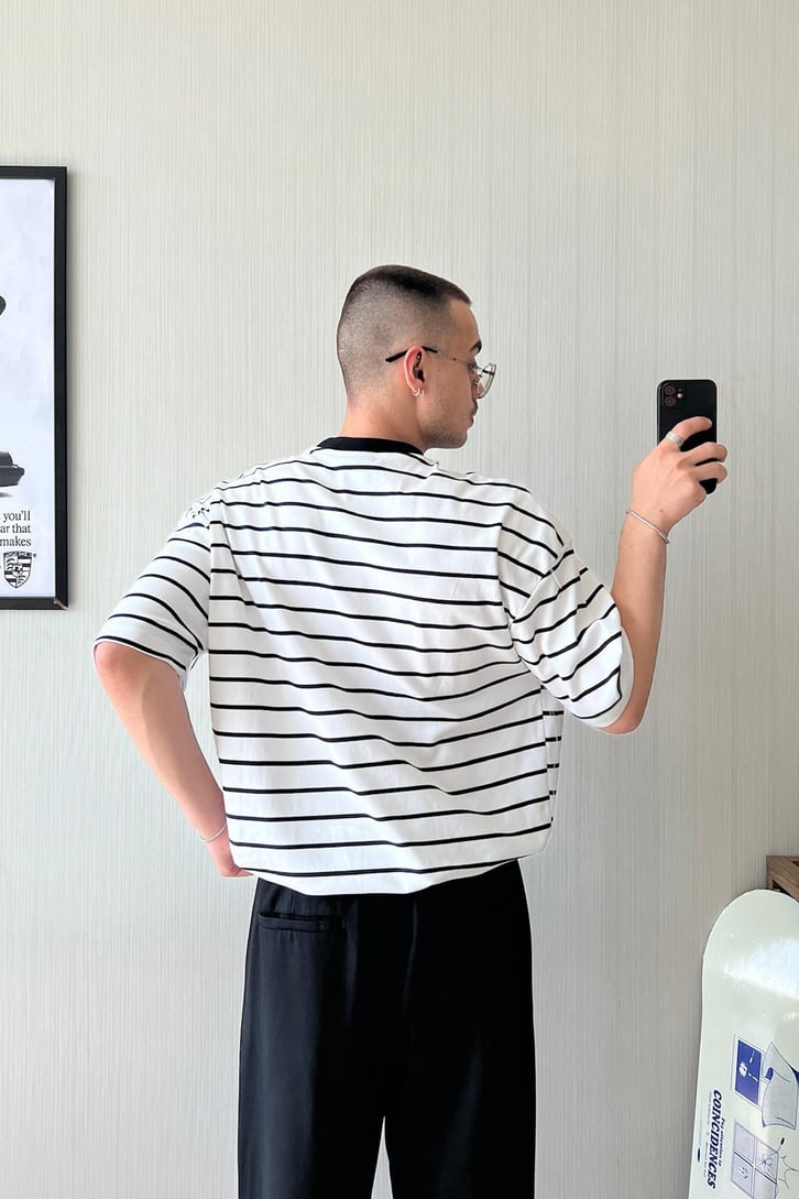 Nakışlı İnce Çizgili Oversize Tişört
