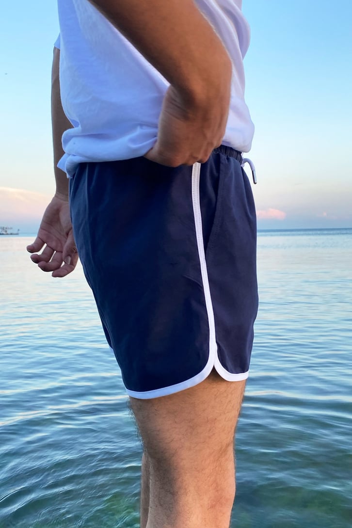 Nakışlı Lacivert Deniz Şortu