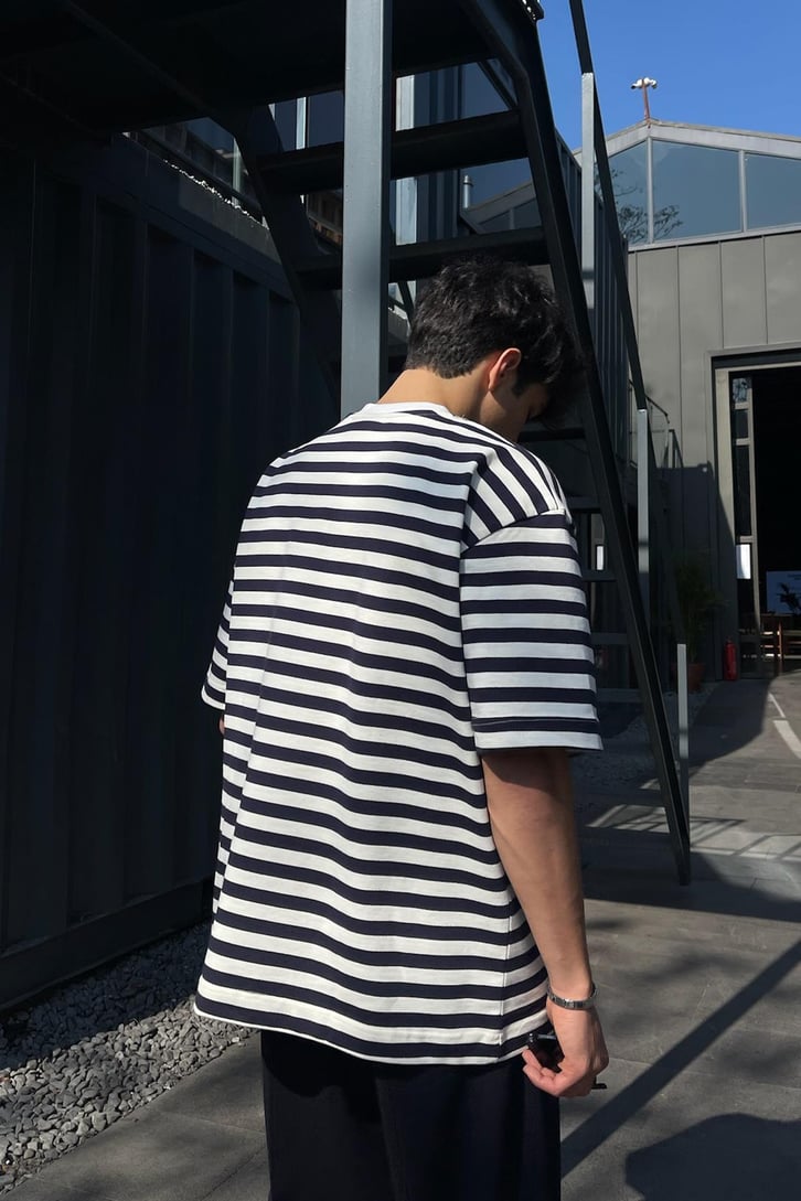 Nakışlı Yatay Çizgili Lacivert Oversize Tişört