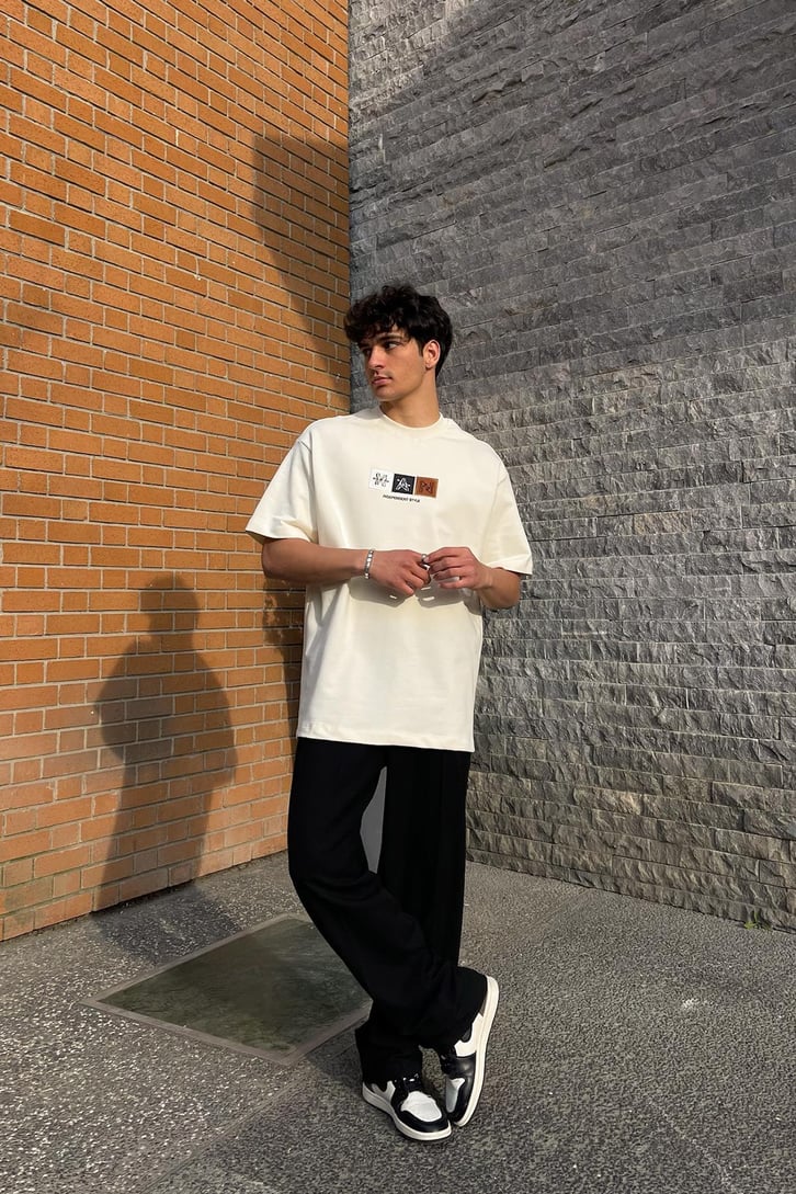 NAN Nakışlı Ekru Oversize Tişört