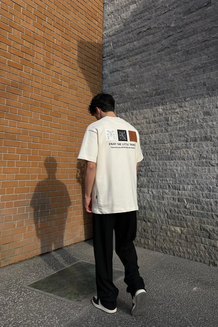 NAN Nakışlı Ekru Oversize Tişört