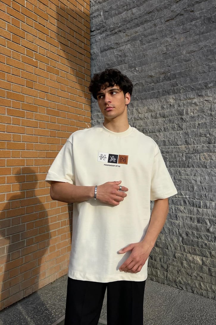 NAN Nakışlı Ekru Oversize Tişört