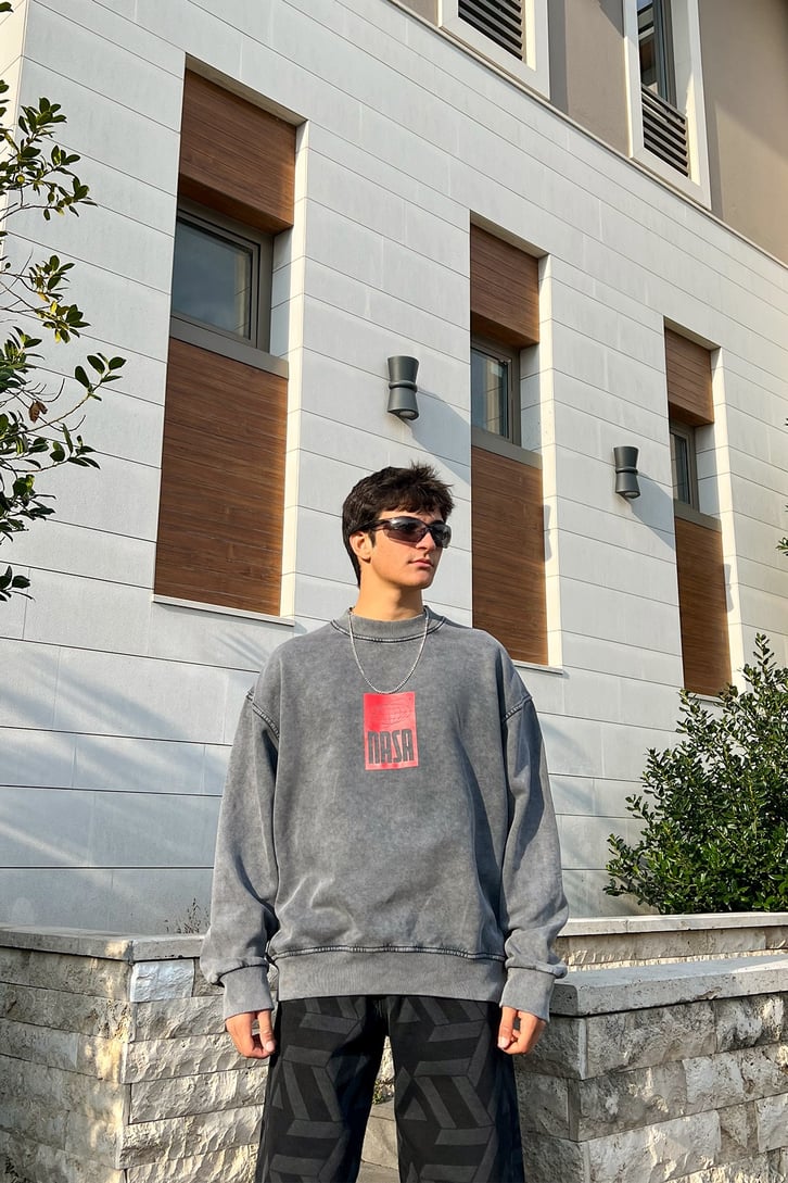 Nasa Baskılı Acid Wash Oversize Sweatshirt