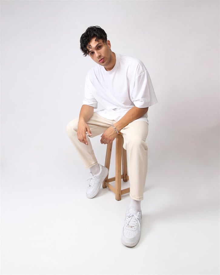 NATURAL FABRIC SPECIAL PRODUCTION MOM JEAN
