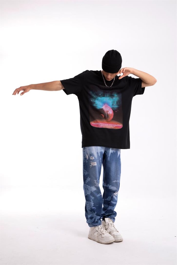 Nebula Baskılı Siyah Tshirt