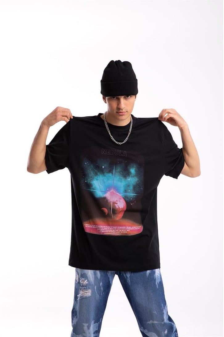 Nebula Baskılı Siyah Tshirt