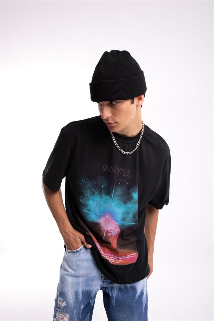 Nebula Baskılı Siyah Tshirt