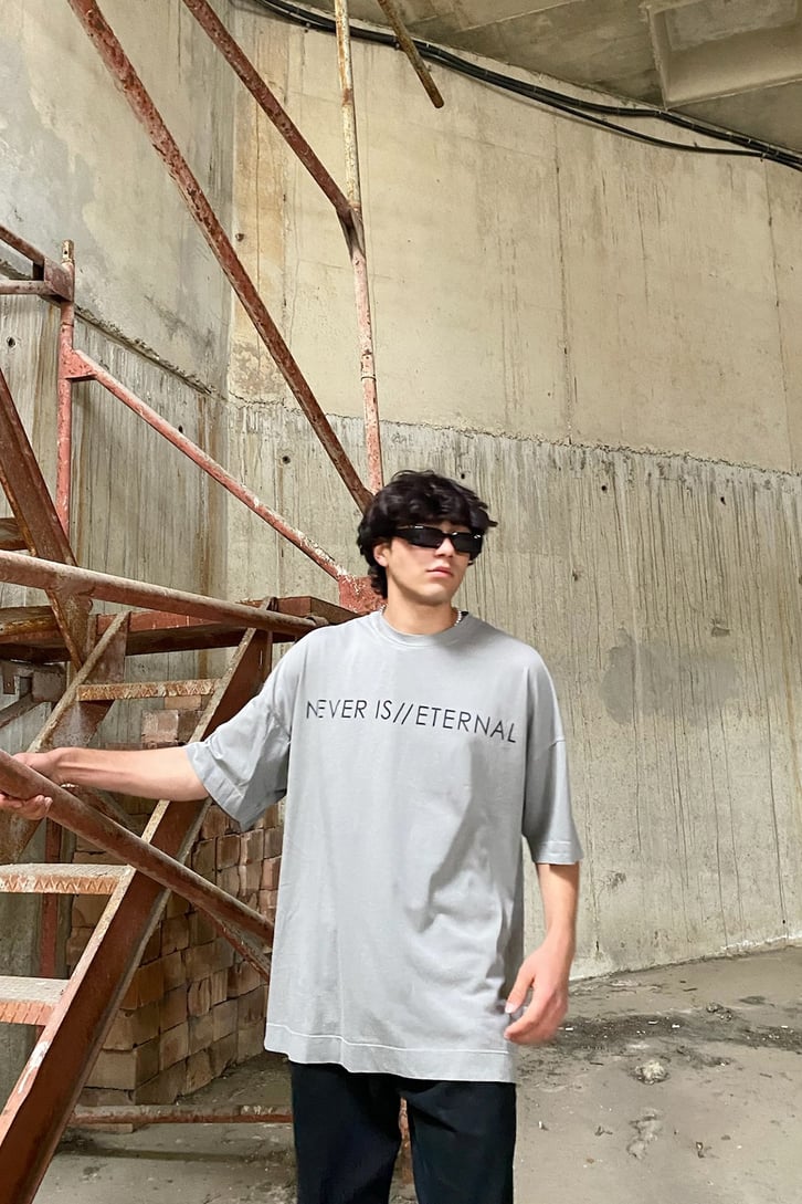Never Is Eternal Baskılı Oversize Tshirt