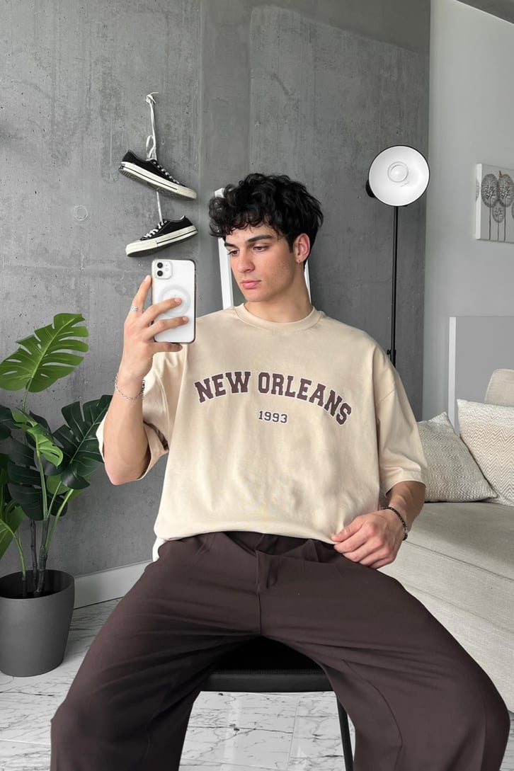 New Orleans Baskılı Bej Oversize Tişört