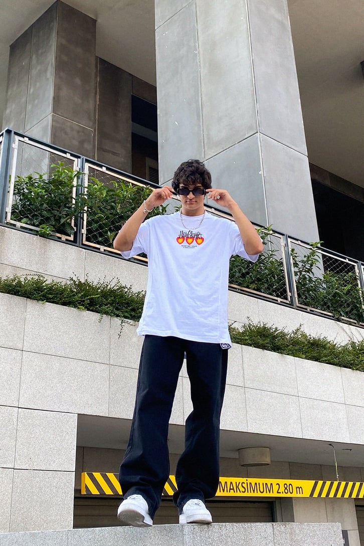 New Start Heart Baskılı Beyaz Oversize Tshirt