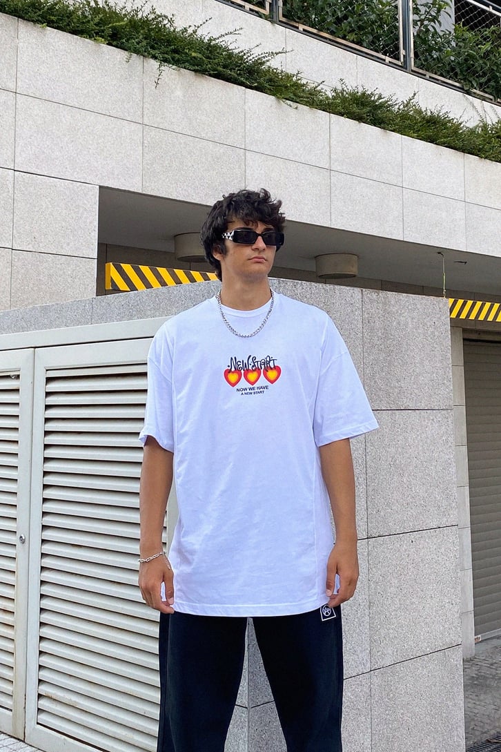 New Start Heart Baskılı Beyaz Oversize Tshirt