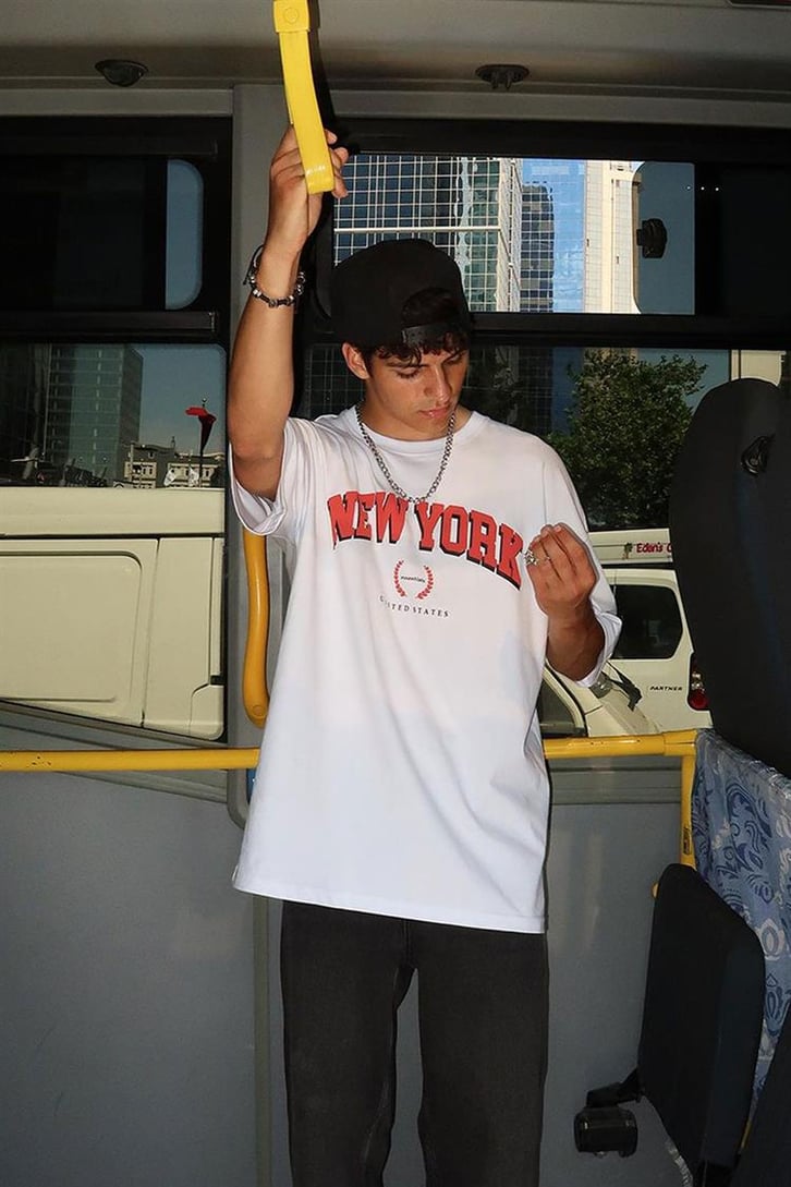 New York Baskılı Beyaz Oversize Tshırt