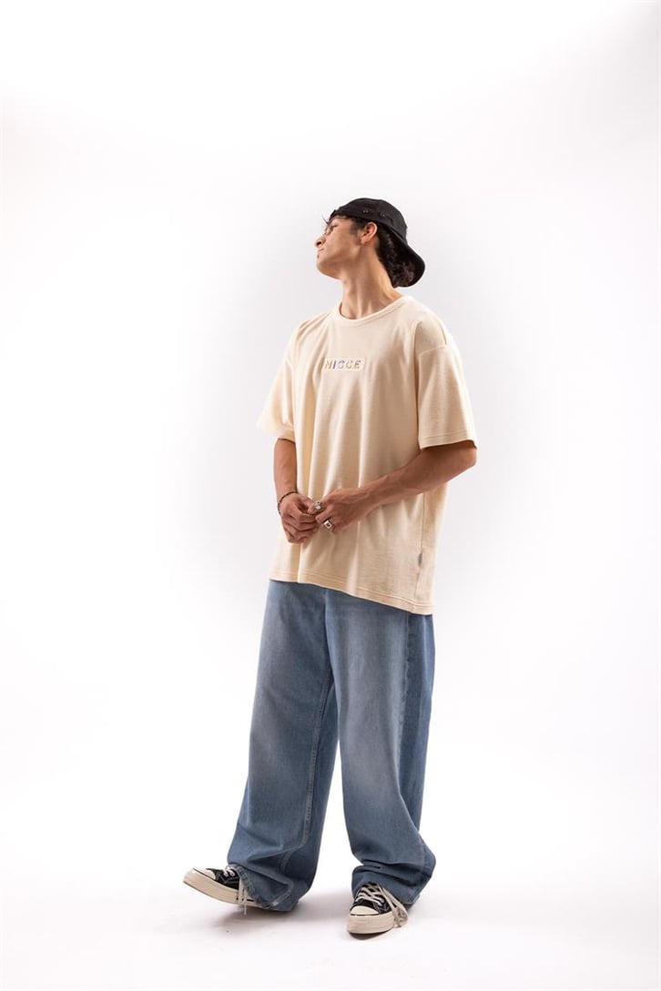 Nıcce Nakışlı Krem Oversize Tişört
