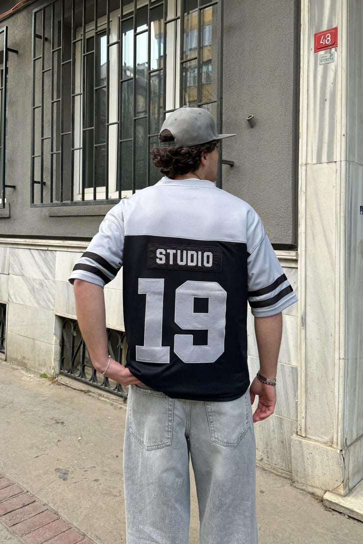 Nineteen Studio V Yaka Forma