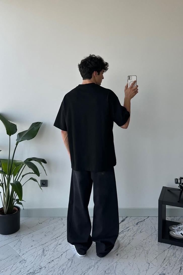 Nokta Kani Baskılı Siyah Oversize Tişört