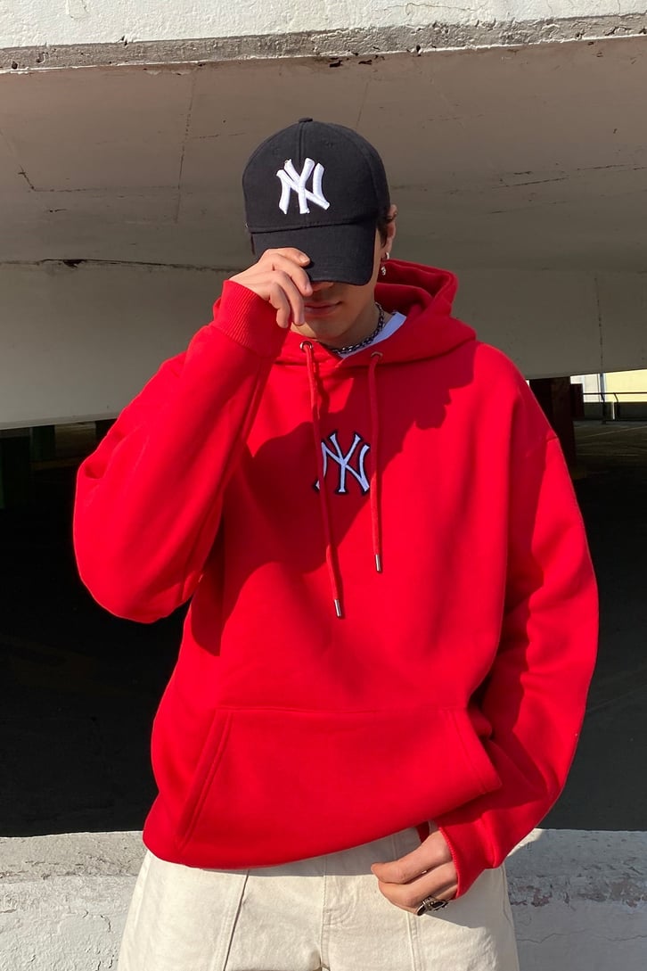 NY Kırmızı Oversize İşlemeli Hoodie