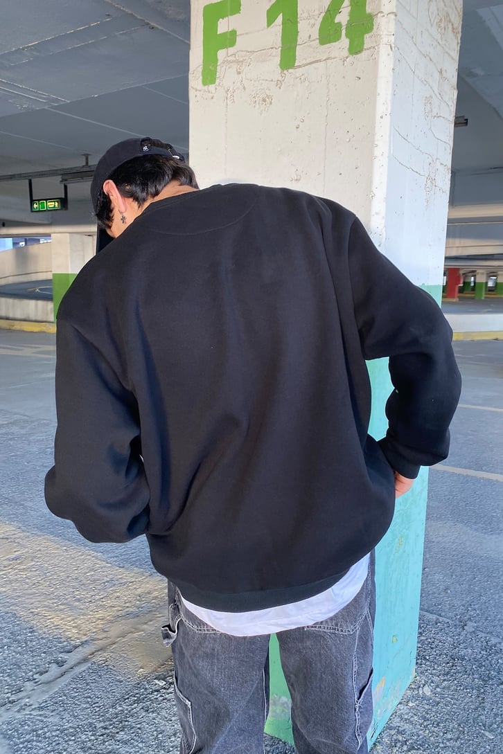 OFFICIAL BASKILI OVERSIZE SWEATSHIRT