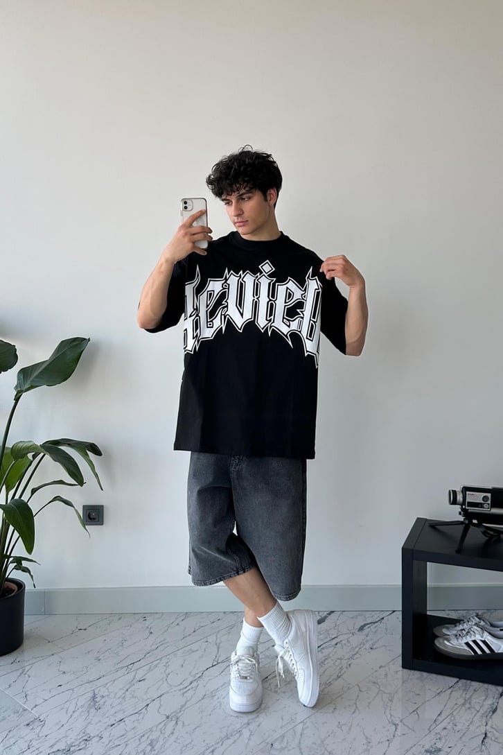 Ön Baskılı Siyah Oversize Tişört