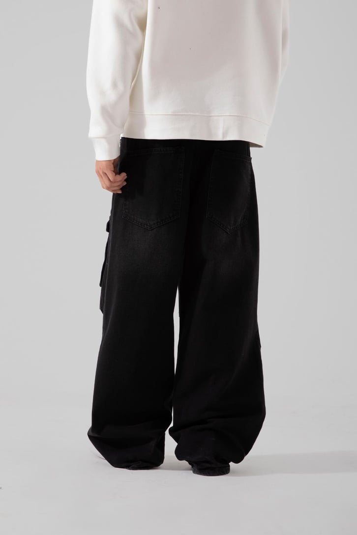 Ön Cep Detaylı Siyah Baggy Kargo Jean