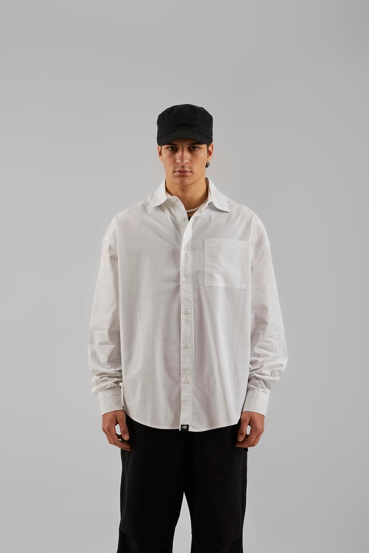 Ön Cepli Beyaz Oversize Gömlek
