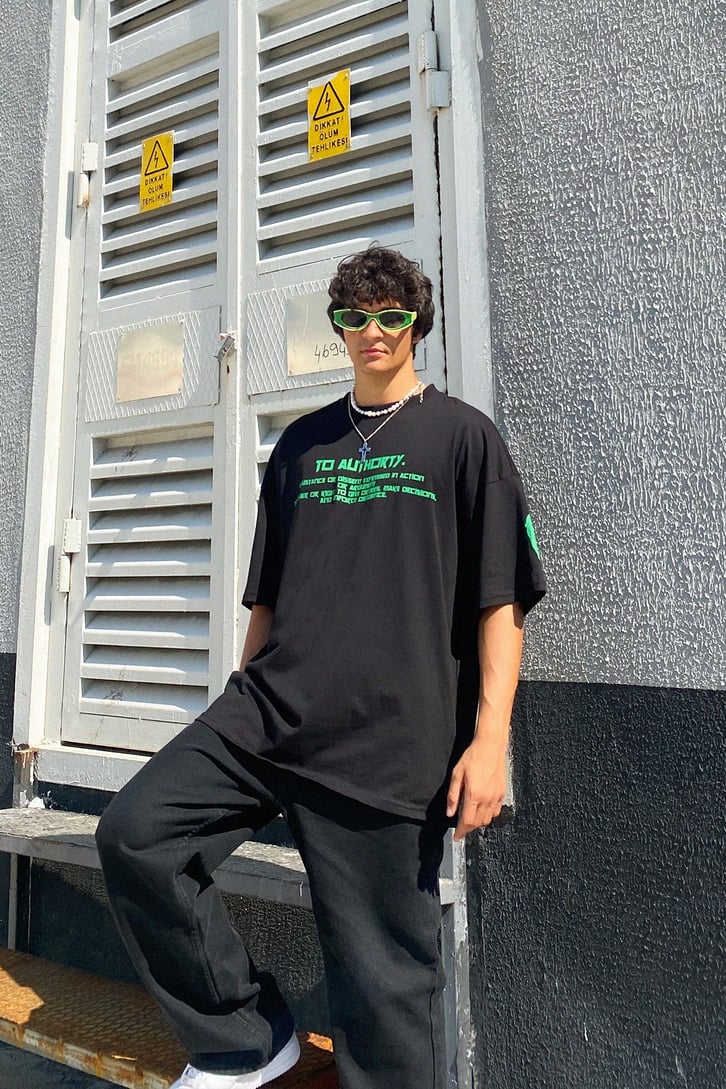 Opposition Sırt Baskılı Siyah Oversize Tshirt