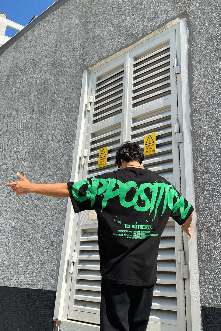 Opposition Sırt Baskılı Siyah Oversize Tshirt