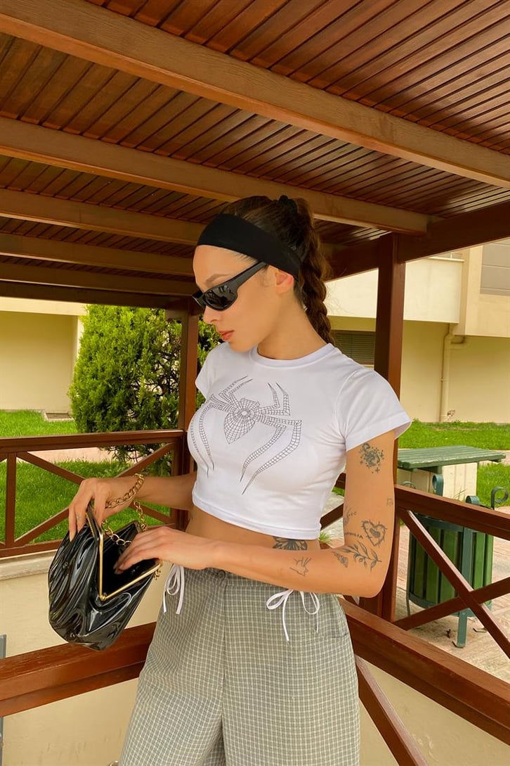 Örümcek Baskılı Crop