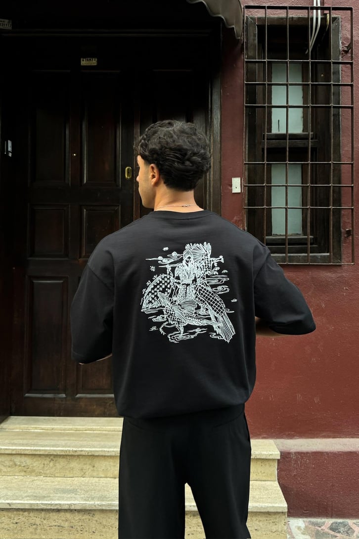 Ostrich Sırt Nakışlı Oversize Tişört