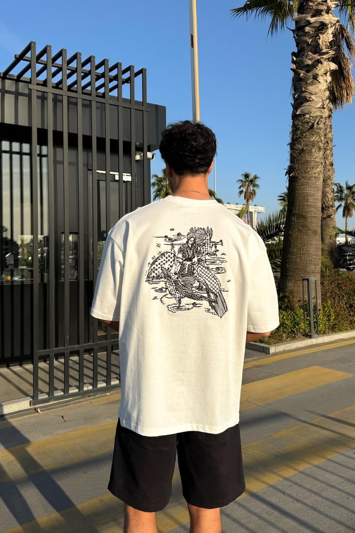 Ostrich Sırt Nakışlı Oversize Tişört