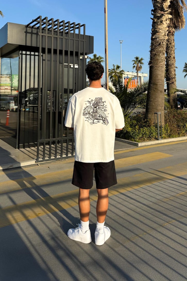 Ostrich Sırt Nakışlı Oversize Tişört