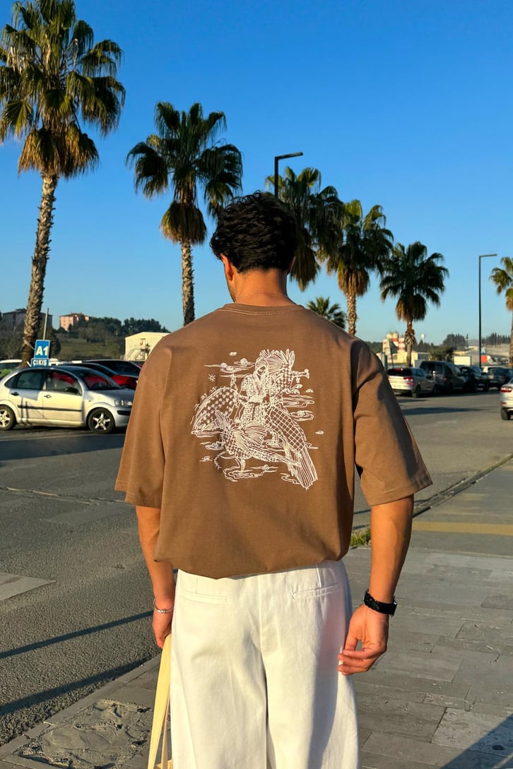Ostrich Sırt Nakışlı Oversize Tişört
