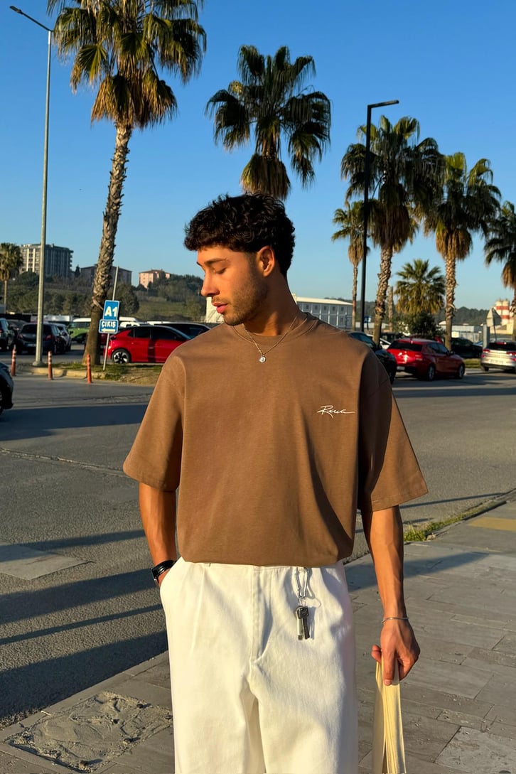 Ostrich Sırt Nakışlı Oversize Tişört