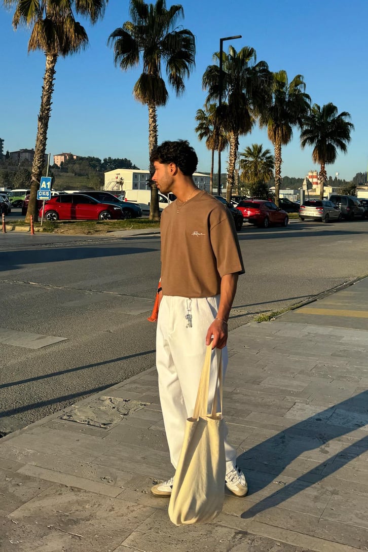 Ostrich Sırt Nakışlı Oversize Tişört