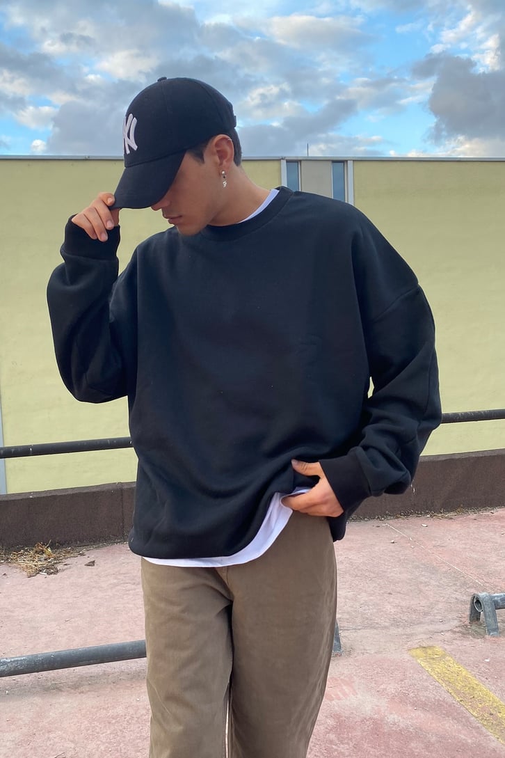 OVERSIZE BASIC SWEATSHIRT