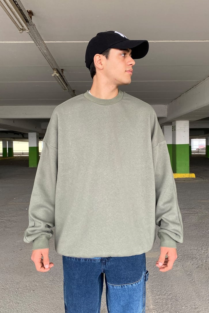 OVERSIZE BASIC SWEATSHIRT