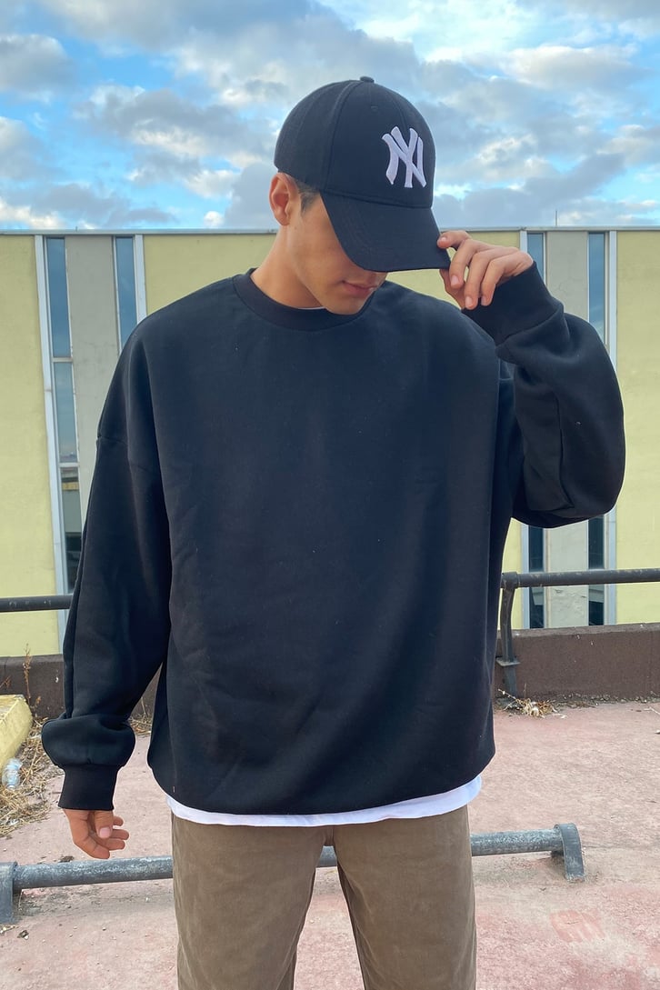 OVERSIZE BASIC SWEATSHIRT