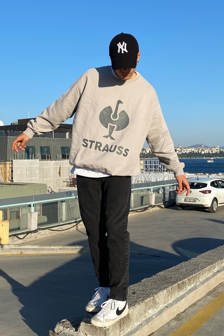 OVERSIZE BASKILI SWEATSHIRT