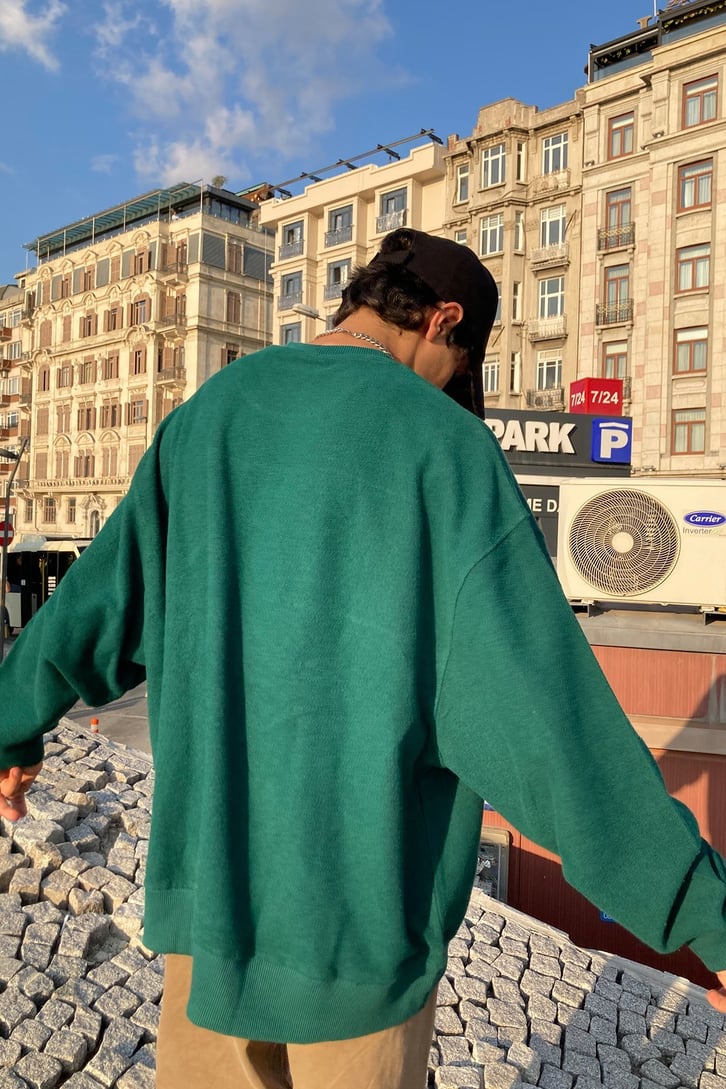 OVERSIZE BASKILI SWEATSHIRT