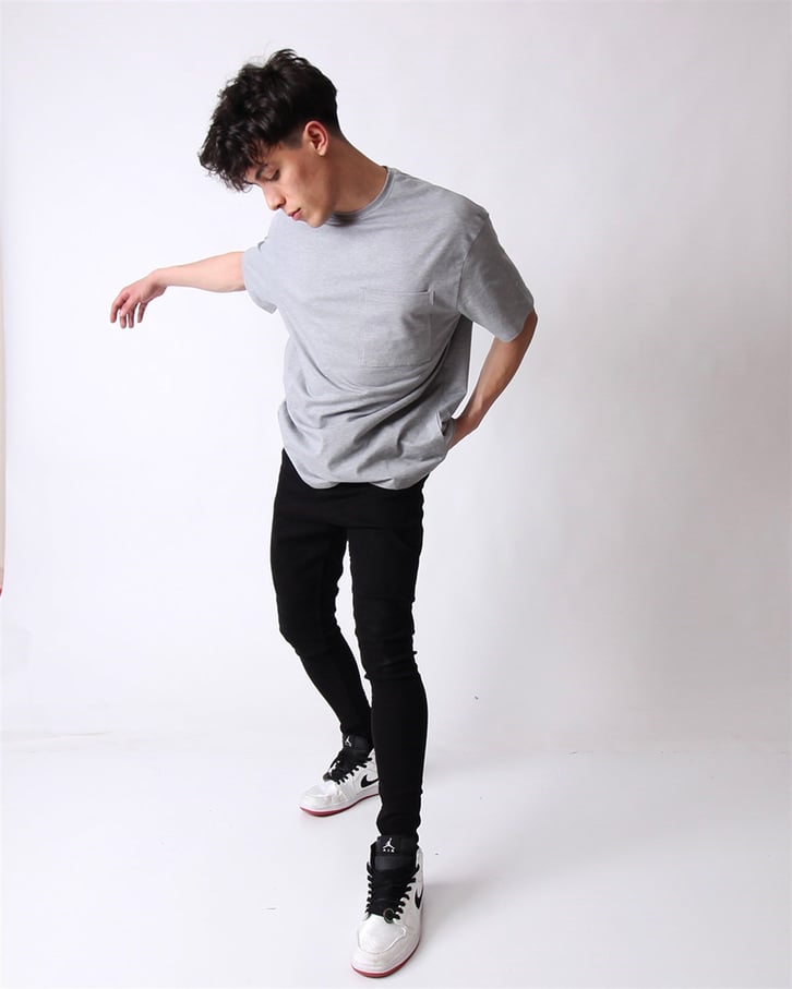 OVERSIZE CEPLİ BASIC TSHIRT